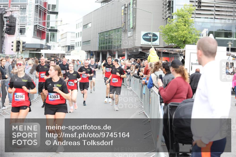 12.06.2026 - Holstenköstenlauf Andreas Tolksdorf http://msf.ph/oto/9745164 12.06.2026 18:03:02 Laufen 4309, 4296, 4303, 4, 3868, 4300, 4299, 4298, 4306 meine-sportfotos.de