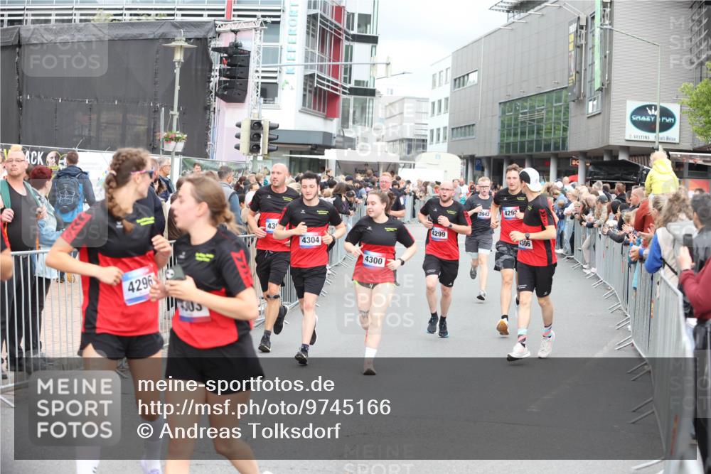 12.06.2026 - Holstenköstenlauf Andreas Tolksdorf http://msf.ph/oto/9745166 12.06.2026 18:03:03 Laufen 4296, 43, 4304, 4300, 4299, 3942, 4292, 4306 meine-sportfotos.de