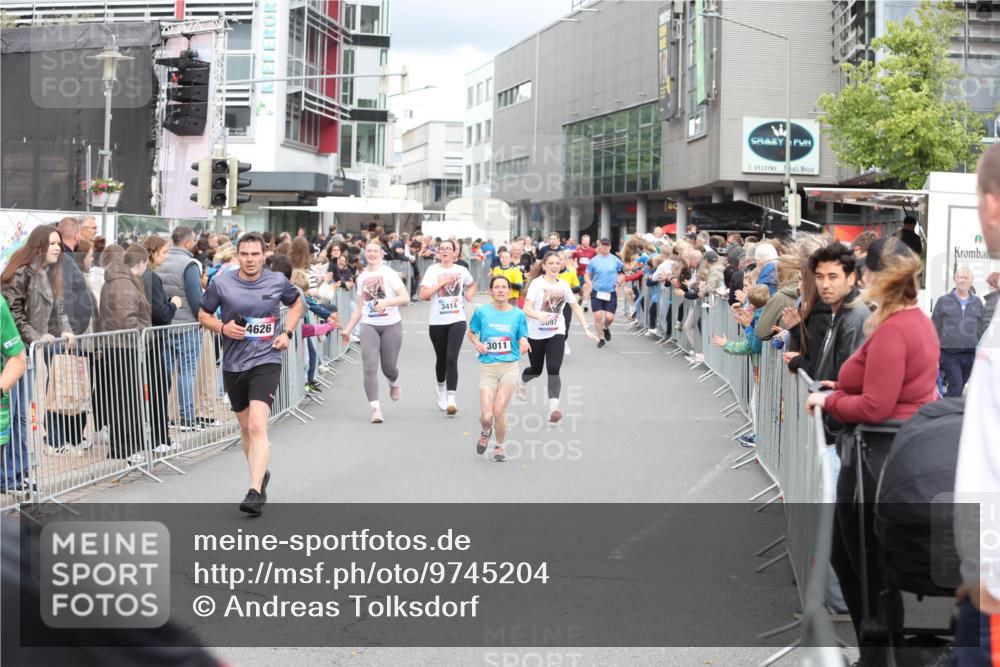 12.06.2026 - Holstenköstenlauf Andreas Tolksdorf http://msf.ph/oto/9745204 12.06.2026 18:03:39 Laufen 3414, 30, 0097, 4626, 3011 meine-sportfotos.de