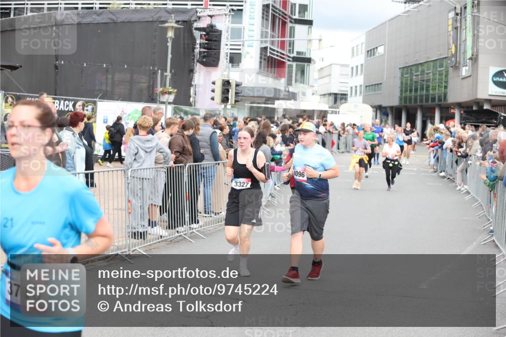 12.06.2026 - Holstenköstenlauf Andreas Tolksdorf http://msf.ph/oto/9745224 12.06.2026 18:03:53 Laufen 21, 3710, 3327, 4096 meine-sportfotos.de