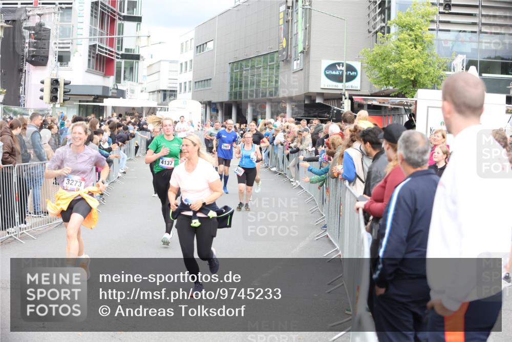 12.06.2026 - Holstenköstenlauf Andreas Tolksdorf http://msf.ph/oto/9745233 12.06.2026 18:04:00 Laufen 3273, 4137, 3461, 3155 meine-sportfotos.de