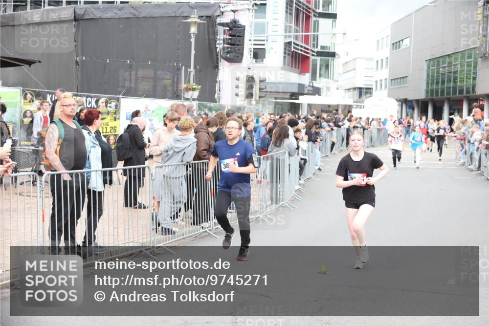 12.06.2026 - Holstenköstenlauf Andreas Tolksdorf http://msf.ph/oto/9745271 12.06.2026 18:04:39 Laufen 11, 26, 38 meine-sportfotos.de