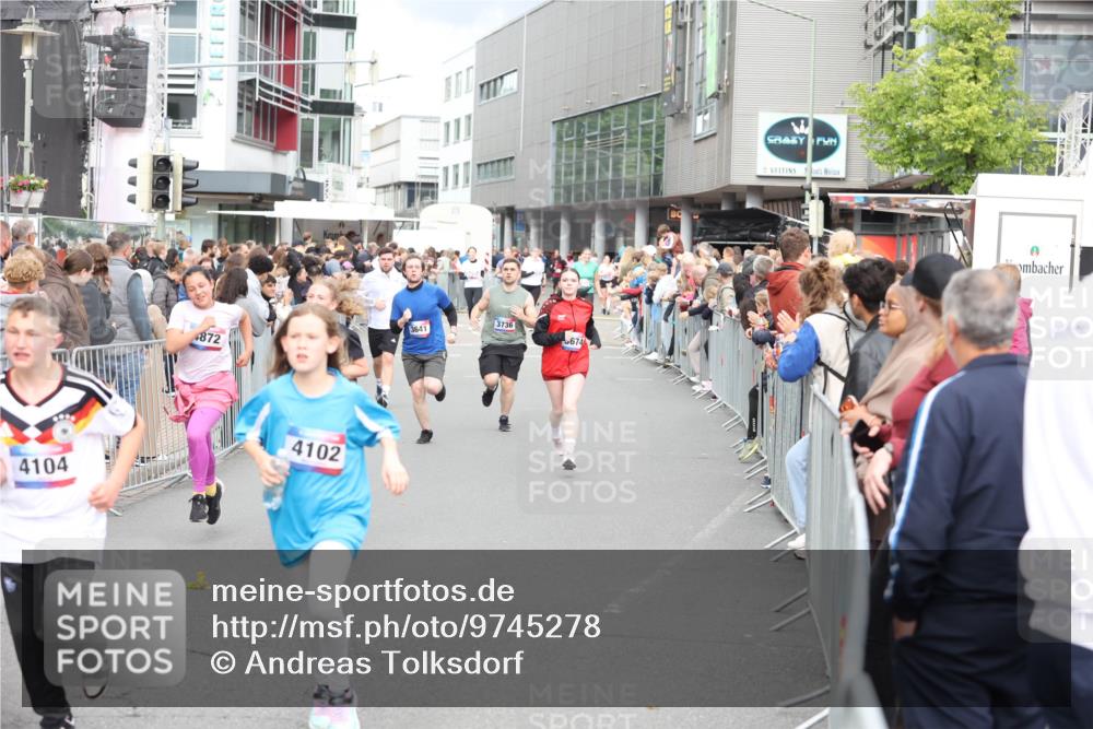 12.06.2026 - Holstenköstenlauf Andreas Tolksdorf http://msf.ph/oto/9745278 12.06.2026 18:04:46 Laufen 4104, 872, 3641, 3736, 4102, 674 meine-sportfotos.de