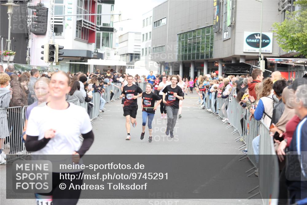 12.06.2026 - Holstenköstenlauf Andreas Tolksdorf http://msf.ph/oto/9745291 12.06.2026 18:05:00 Laufen 3722, 3702, 3706 meine-sportfotos.de