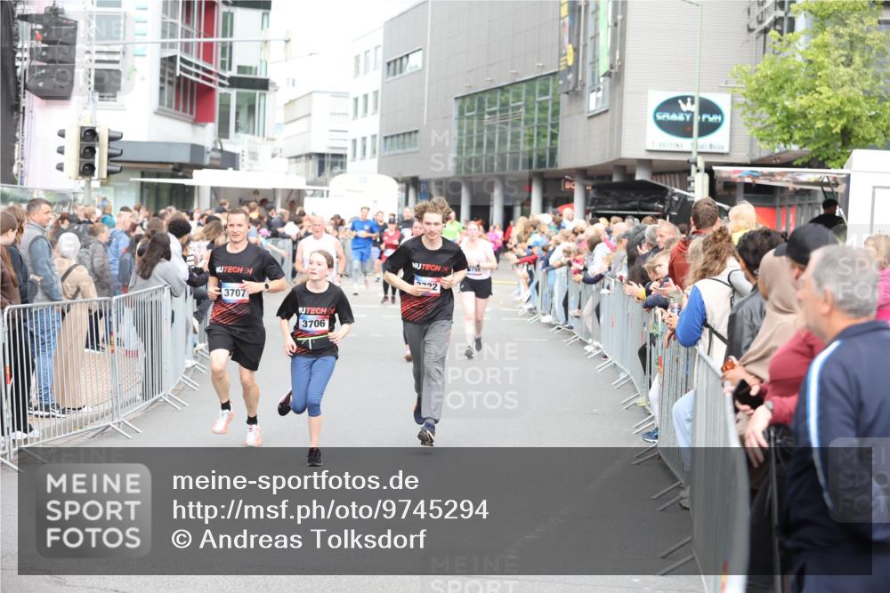 12.06.2026 - Holstenköstenlauf Andreas Tolksdorf http://msf.ph/oto/9745294 12.06.2026 18:05:02 Laufen 3707, 3706, 2722, 746 meine-sportfotos.de