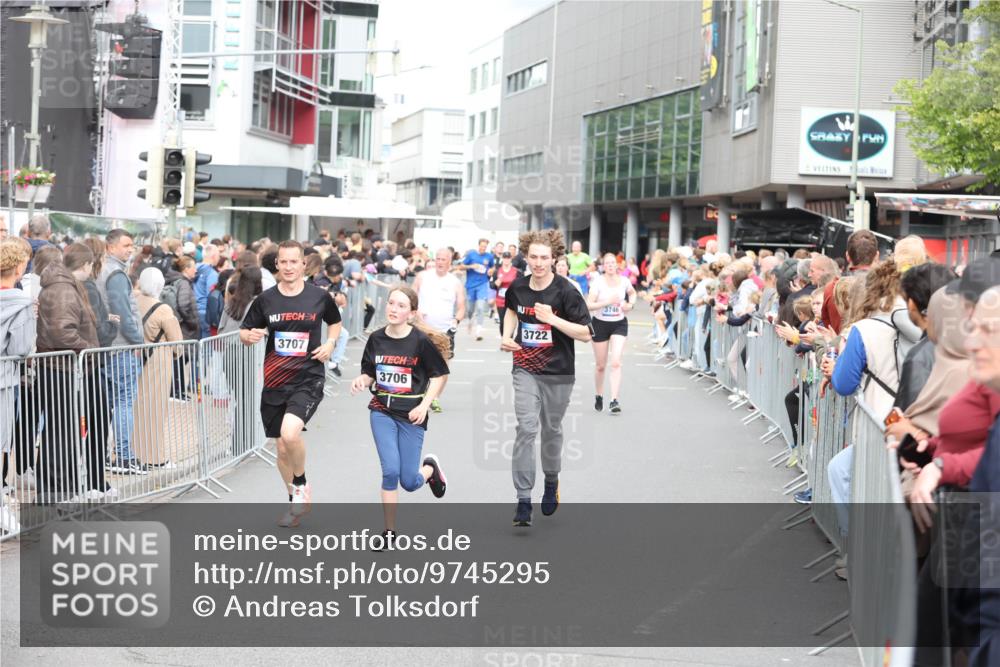 12.06.2026 - Holstenköstenlauf Andreas Tolksdorf http://msf.ph/oto/9745295 12.06.2026 18:05:02 Laufen 3707, 3706, 3722, 3746 meine-sportfotos.de