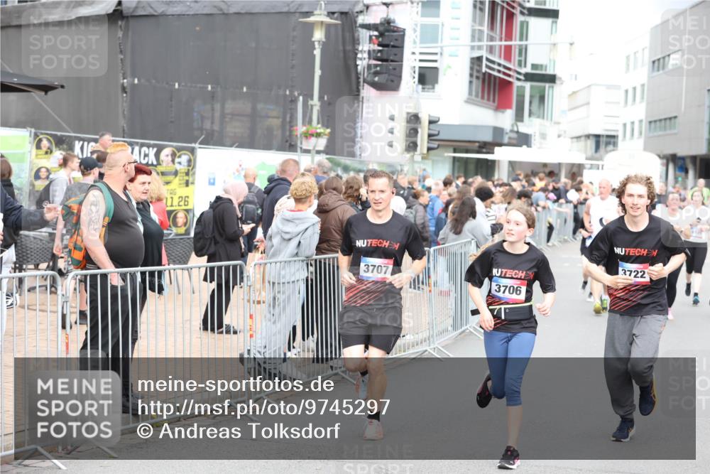 12.06.2026 - Holstenköstenlauf Andreas Tolksdorf http://msf.ph/oto/9745297 12.06.2026 18:05:03 Laufen 11, 26, 3707, 3706, 3722 meine-sportfotos.de