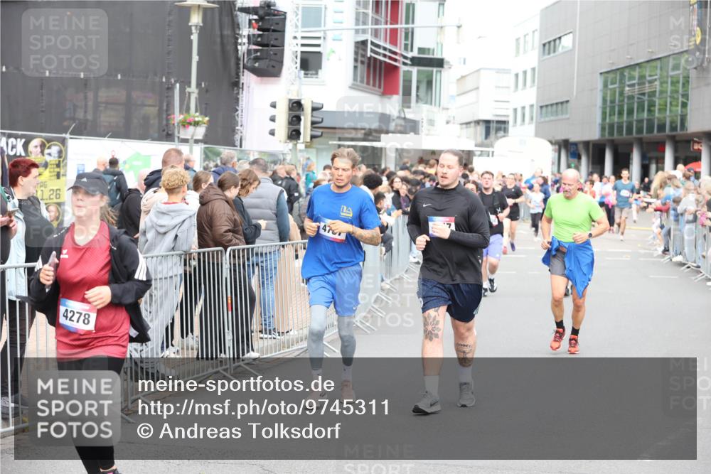 12.06.2026 - Holstenköstenlauf Andreas Tolksdorf http://msf.ph/oto/9745311 12.06.2026 18:05:12 Laufen 1, 26, 47, 4278 meine-sportfotos.de
