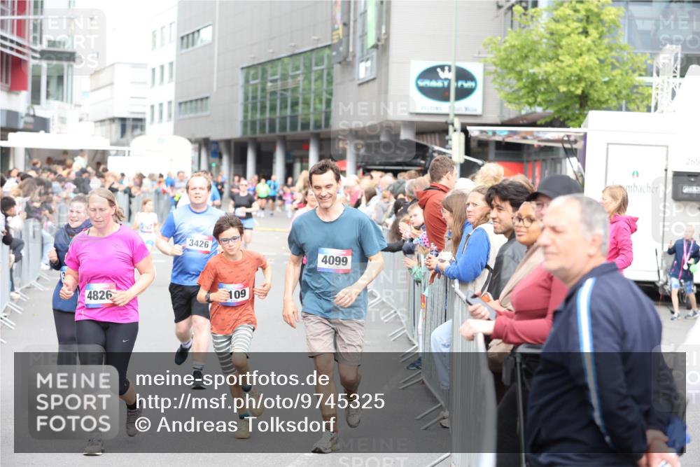 12.06.2026 - Holstenköstenlauf Andreas Tolksdorf http://msf.ph/oto/9745325 12.06.2026 18:05:23 Laufen 4826, 3426, 109, 4099 meine-sportfotos.de