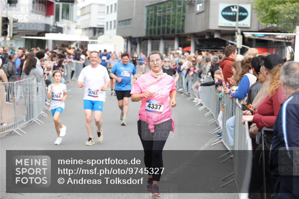 12.06.2026 - Holstenköstenlauf Andreas Tolksdorf http://msf.ph/oto/9745327 12.06.2026 18:05:29 Laufen 4764, 4763, 3113, 2030, 4337 meine-sportfotos.de