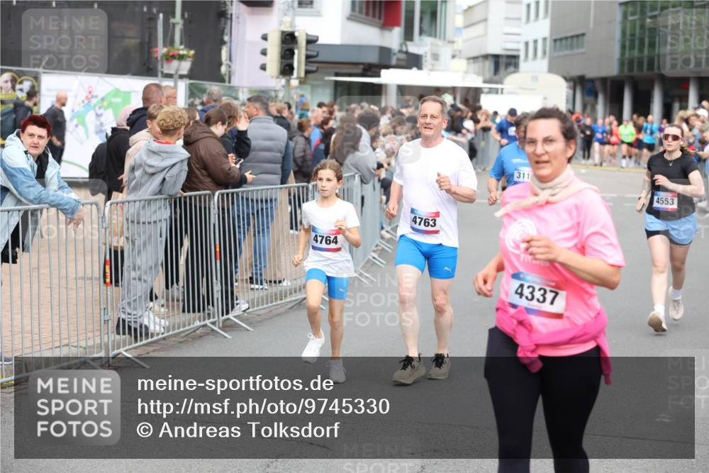 12.06.2026 - Holstenköstenlauf Andreas Tolksdorf http://msf.ph/oto/9745330 12.06.2026 18:05:30 Laufen 4764, 4763, 311, 7, 4553, 4337 meine-sportfotos.de