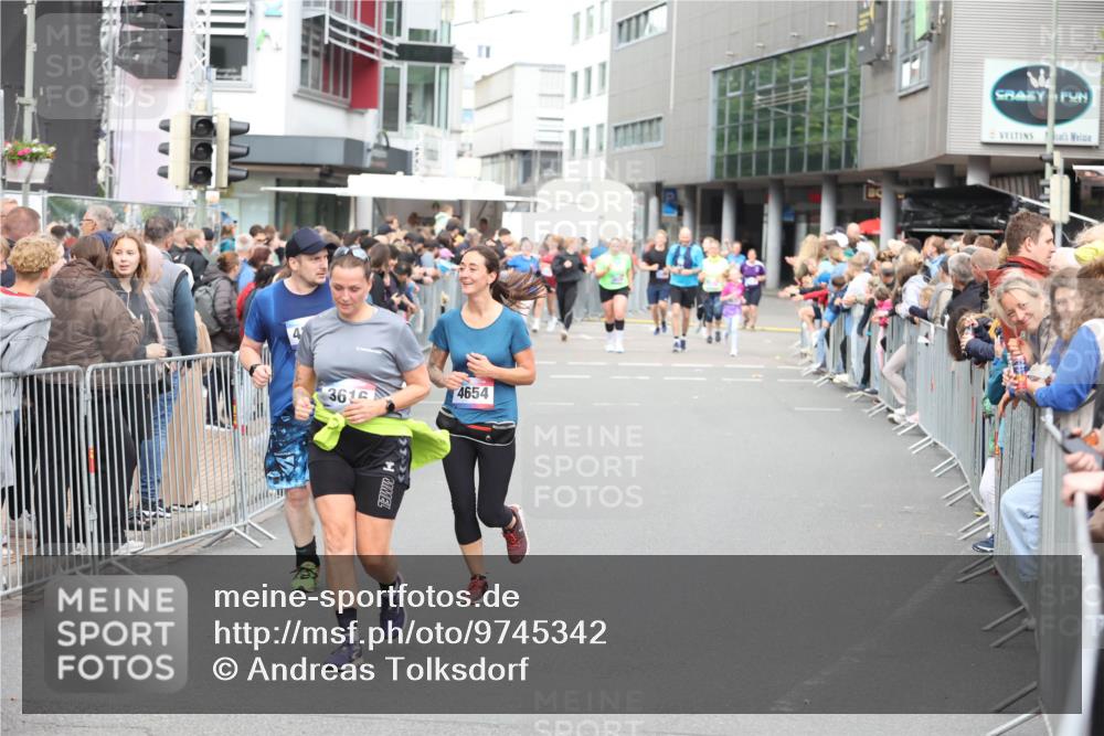 12.06.2026 - Holstenköstenlauf Andreas Tolksdorf http://msf.ph/oto/9745342 12.06.2026 18:05:37 Laufen 3616, 4654 meine-sportfotos.de