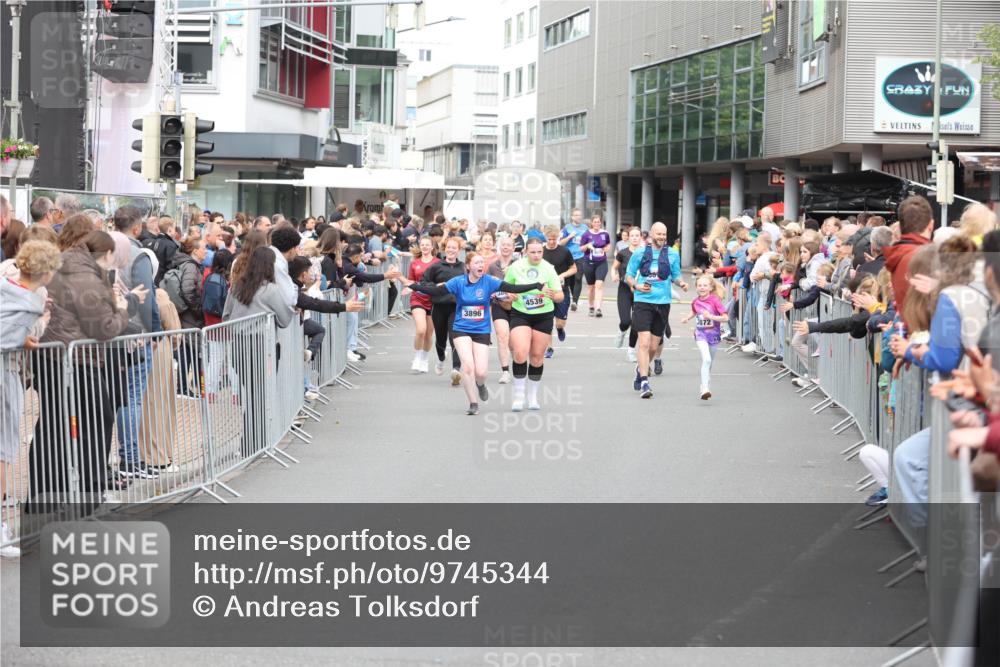 12.06.2026 - Holstenköstenlauf Andreas Tolksdorf http://msf.ph/oto/9745344 12.06.2026 18:05:43 Laufen 3896, 4539, 3872 meine-sportfotos.de