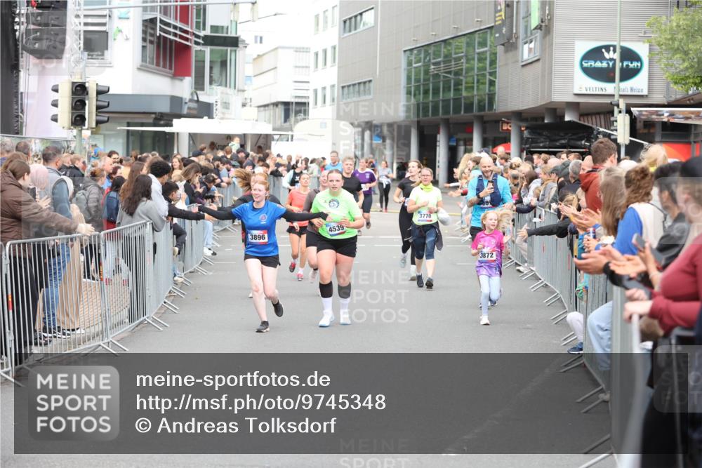 12.06.2026 - Holstenköstenlauf Andreas Tolksdorf http://msf.ph/oto/9745348 12.06.2026 18:05:45 Laufen 3896, 4539, 3770, 3872 meine-sportfotos.de