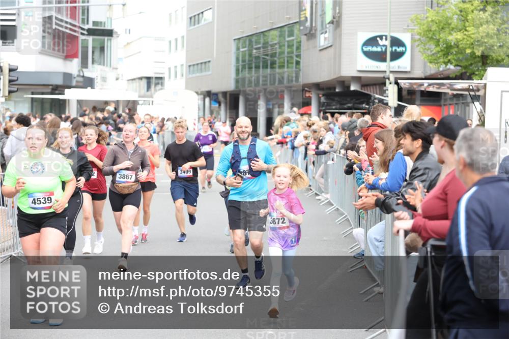 12.06.2026 - Holstenköstenlauf Andreas Tolksdorf http://msf.ph/oto/9745355 12.06.2026 18:05:48 Laufen 4539, 3867, 3409, 3872 meine-sportfotos.de