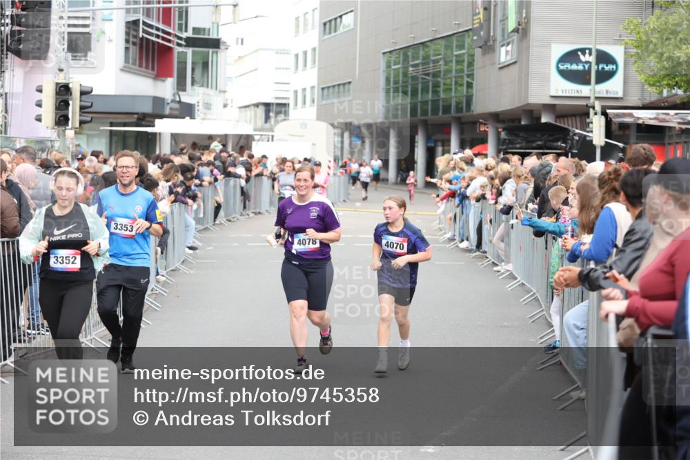 12.06.2026 - Holstenköstenlauf Andreas Tolksdorf http://msf.ph/oto/9745358 12.06.2026 18:05:55 Laufen 3352, 3353, 4078, 4070 meine-sportfotos.de
