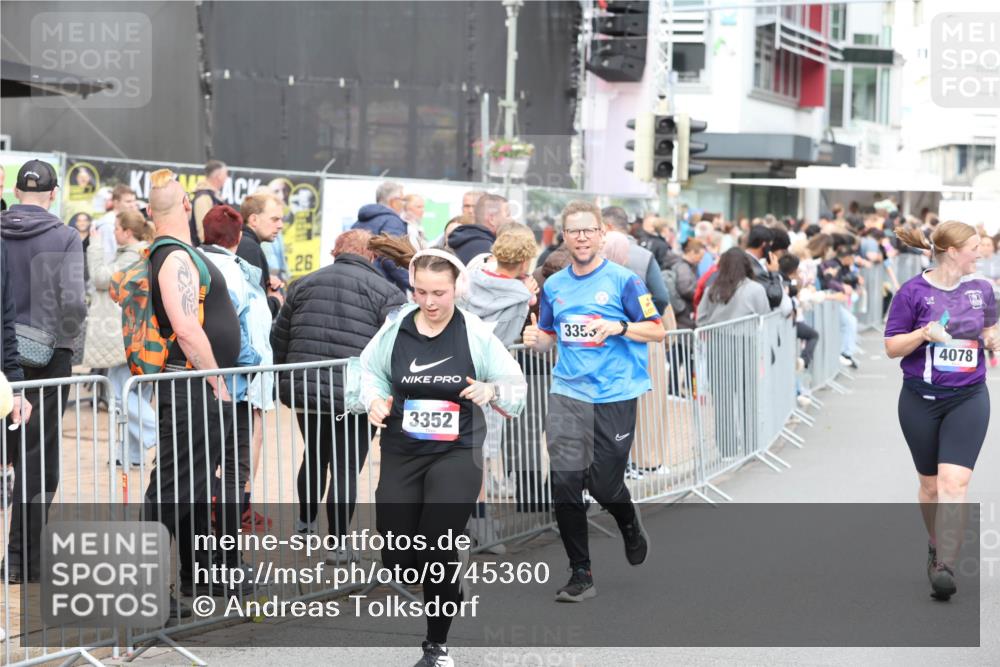 12.06.2026 - Holstenköstenlauf Andreas Tolksdorf http://msf.ph/oto/9745360 12.06.2026 18:05:56 Laufen 26, 3352, 3355, 4078 meine-sportfotos.de