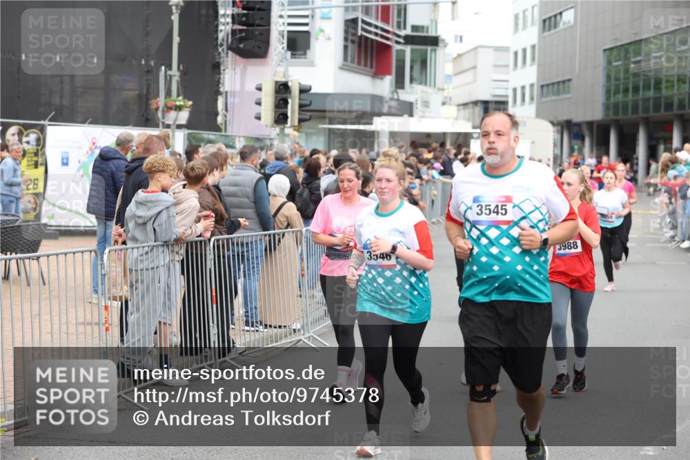 12.06.2026 - Holstenköstenlauf Andreas Tolksdorf http://msf.ph/oto/9745378 12.06.2026 18:06:31 Laufen 26, 3546, 3545, 3988 meine-sportfotos.de