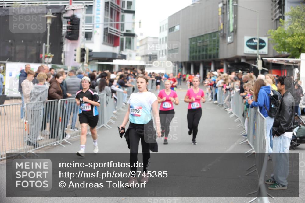 12.06.2026 - Holstenköstenlauf Andreas Tolksdorf http://msf.ph/oto/9745385 12.06.2026 18:06:37 Laufen 3379, 4059, 4736 meine-sportfotos.de