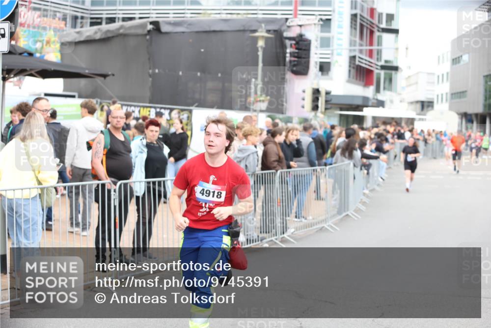 12.06.2026 - Holstenköstenlauf Andreas Tolksdorf http://msf.ph/oto/9745391 12.06.2026 18:06:44 Laufen 4918 meine-sportfotos.de