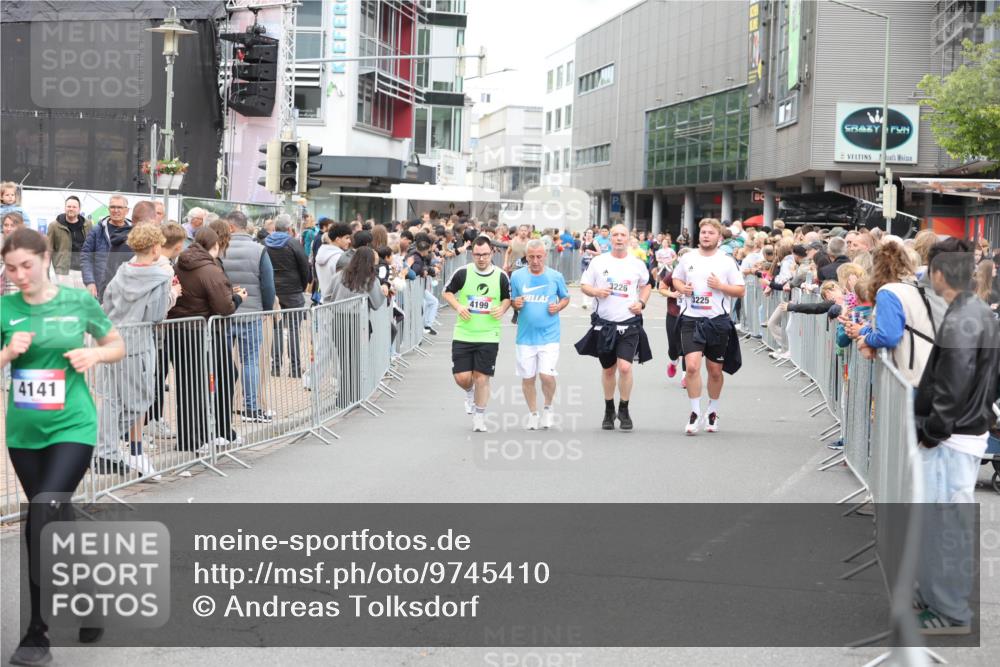 12.06.2026 - Holstenköstenlauf Andreas Tolksdorf http://msf.ph/oto/9745410 12.06.2026 18:07:05 Laufen 4141, 4199, 3226, 3225 meine-sportfotos.de
