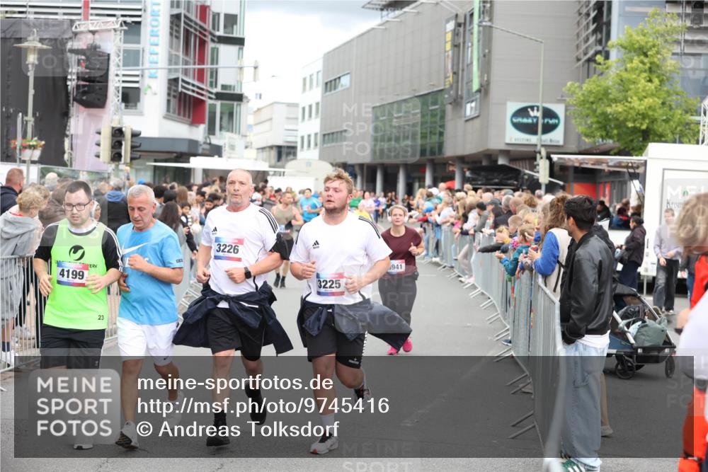 12.06.2026 - Holstenköstenlauf Andreas Tolksdorf http://msf.ph/oto/9745416 12.06.2026 18:07:08 Laufen 4199, 3226, 23, 3225, 941 meine-sportfotos.de