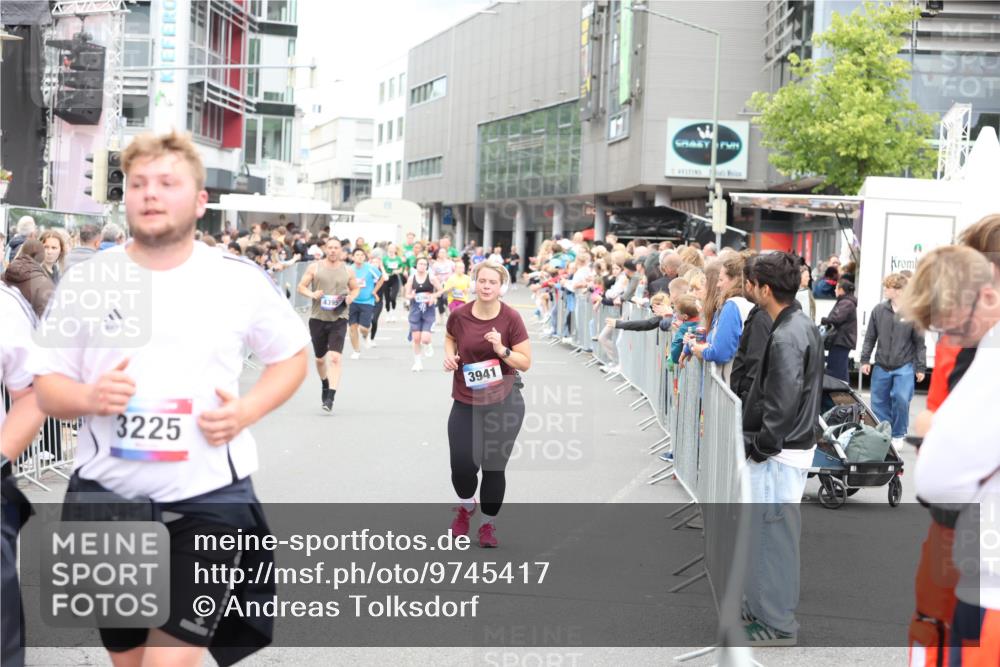 12.06.2026 - Holstenköstenlauf Andreas Tolksdorf http://msf.ph/oto/9745417 12.06.2026 18:07:10 Laufen 3225, 4395, 3941 meine-sportfotos.de