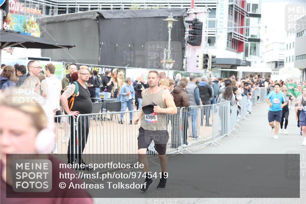 12.06.2026 - Holstenköstenlauf Andreas Tolksdorf http://msf.ph/oto/9745419 12.06.2026 18:07:14 Laufen 4395, 4100 meine-sportfotos.de