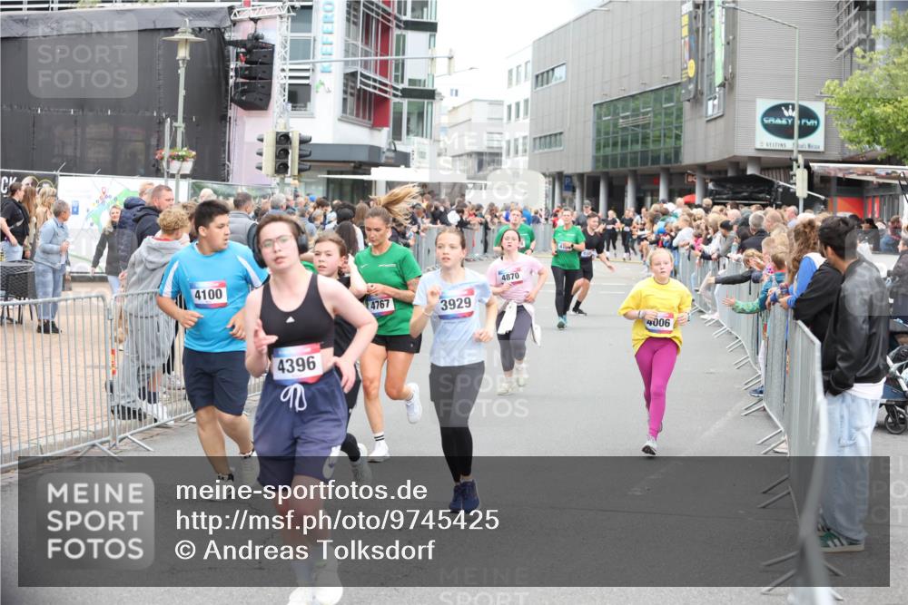 12.06.2026 - Holstenköstenlauf Andreas Tolksdorf http://msf.ph/oto/9745425 12.06.2026 18:07:18 Laufen 4100, 4396, 4870, 4767, 3929, 4006 meine-sportfotos.de
