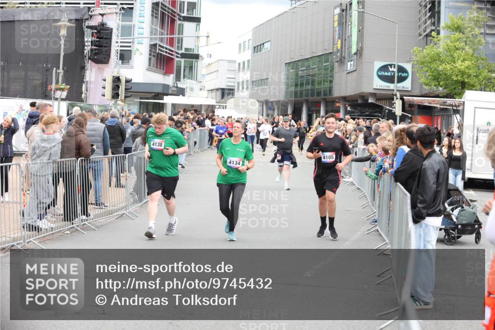 12.06.2026 - Holstenköstenlauf Andreas Tolksdorf http://msf.ph/oto/9745432 12.06.2026 18:07:24 Laufen 4138, 4105, 4134 meine-sportfotos.de