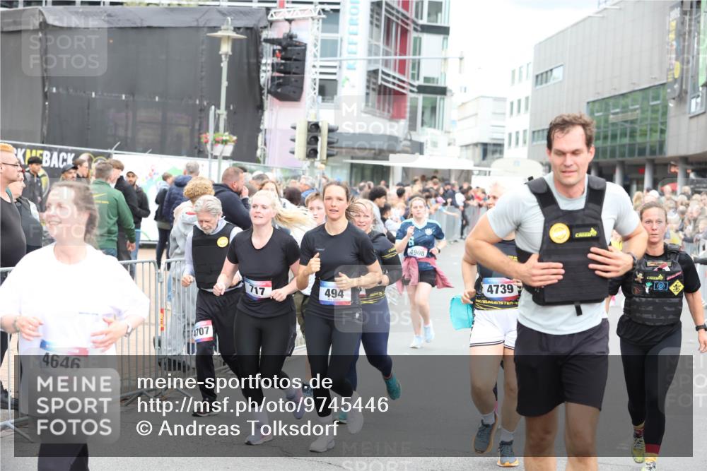 12.06.2026 - Holstenköstenlauf Andreas Tolksdorf http://msf.ph/oto/9745446 12.06.2026 18:07:38 Laufen 4646, 4707, 717, 494, 4908, 4739 meine-sportfotos.de