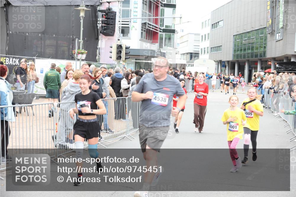 12.06.2026 - Holstenköstenlauf Andreas Tolksdorf http://msf.ph/oto/9745451 12.06.2026 18:07:43 Laufen 4538, 3983, 4001, 4005 meine-sportfotos.de