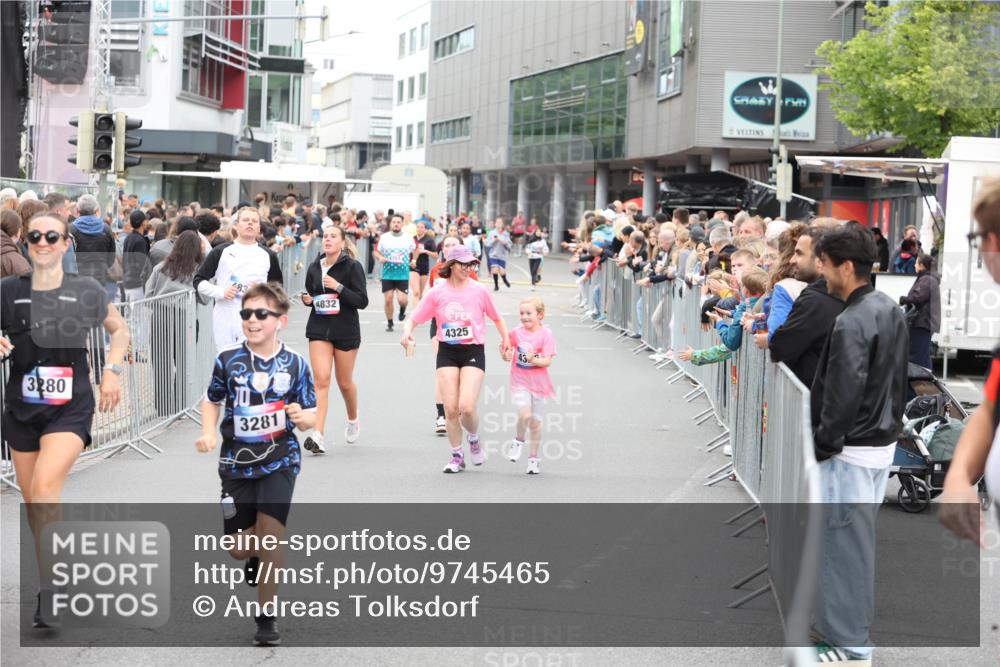 12.06.2026 - Holstenköstenlauf Andreas Tolksdorf http://msf.ph/oto/9745465 12.06.2026 18:07:59 Laufen 3280, 3281, 4832, 4325 meine-sportfotos.de