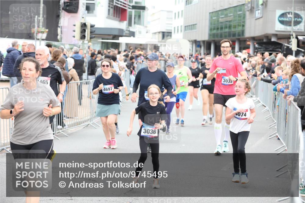 12.06.2026 - Holstenköstenlauf Andreas Tolksdorf http://msf.ph/oto/9745495 12.06.2026 18:08:38 Laufen 465, 4697, 3036, 3016, 3035, 074 meine-sportfotos.de
