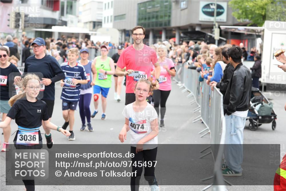 12.06.2026 - Holstenköstenlauf Andreas Tolksdorf http://msf.ph/oto/9745497 12.06.2026 18:08:39 Laufen 97, 3036, 407, 4221, 035, 336, 4074 meine-sportfotos.de