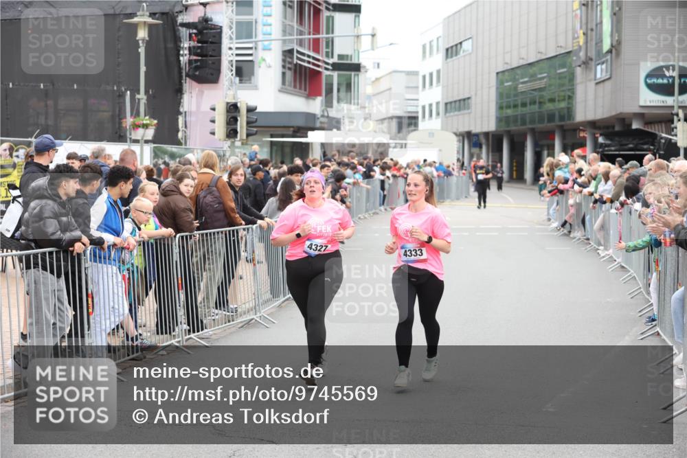 12.06.2026 - Holstenköstenlauf Andreas Tolksdorf http://msf.ph/oto/9745569 12.06.2026 18:10:31 Laufen 2030, 4327, 4333 meine-sportfotos.de