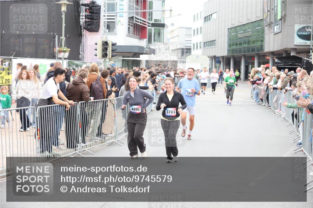 12.06.2026 - Holstenköstenlauf Andreas Tolksdorf http://msf.ph/oto/9745579 12.06.2026 18:11:04 Laufen 1, 26, 4490, 3783, 3313 meine-sportfotos.de