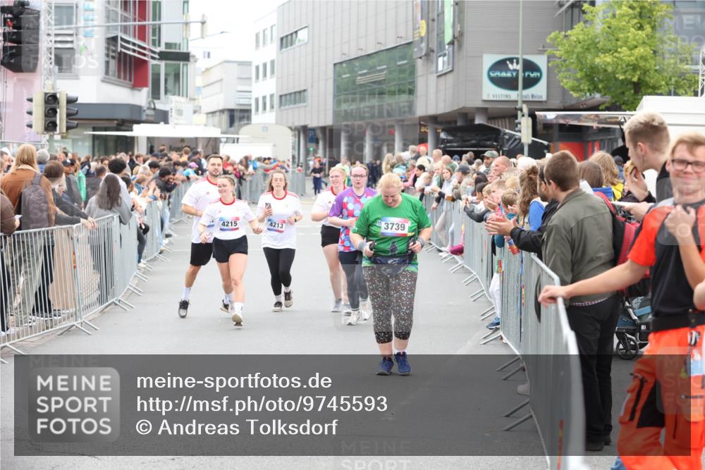 12.06.2026 - Holstenköstenlauf Andreas Tolksdorf http://msf.ph/oto/9745593 12.06.2026 18:11:15 Laufen 4215, 4213, 3739 meine-sportfotos.de