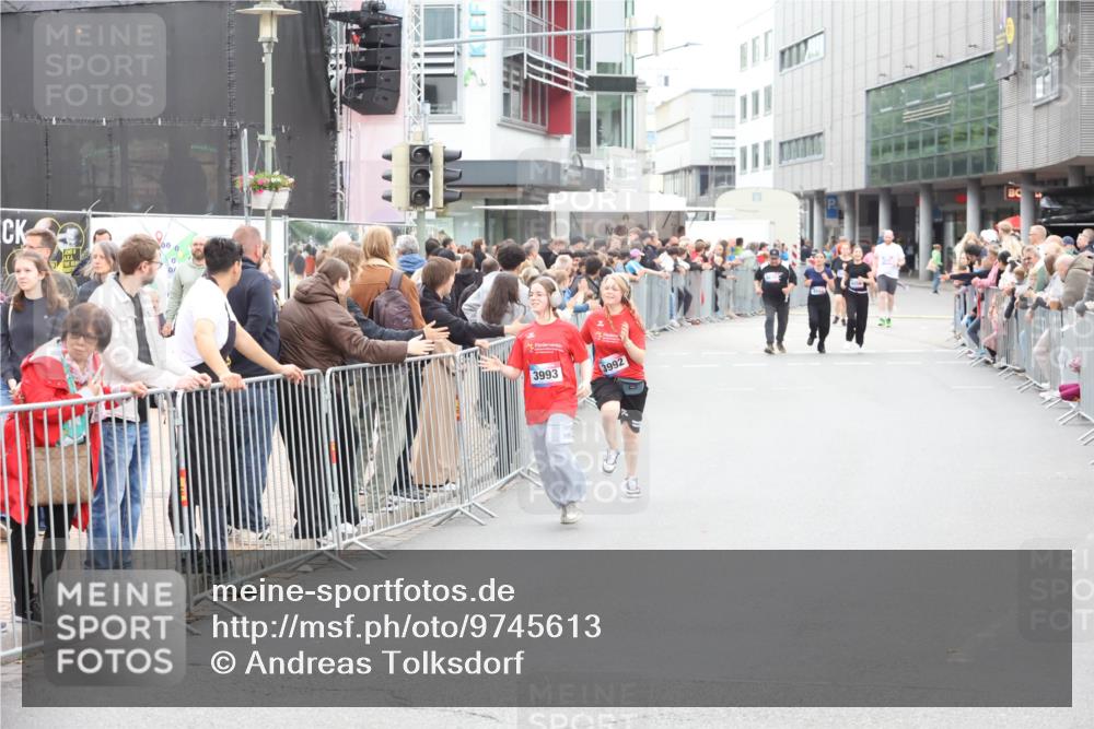 12.06.2026 - Holstenköstenlauf Andreas Tolksdorf http://msf.ph/oto/9745613 12.06.2026 18:11:51 Laufen 3993, 3992 meine-sportfotos.de