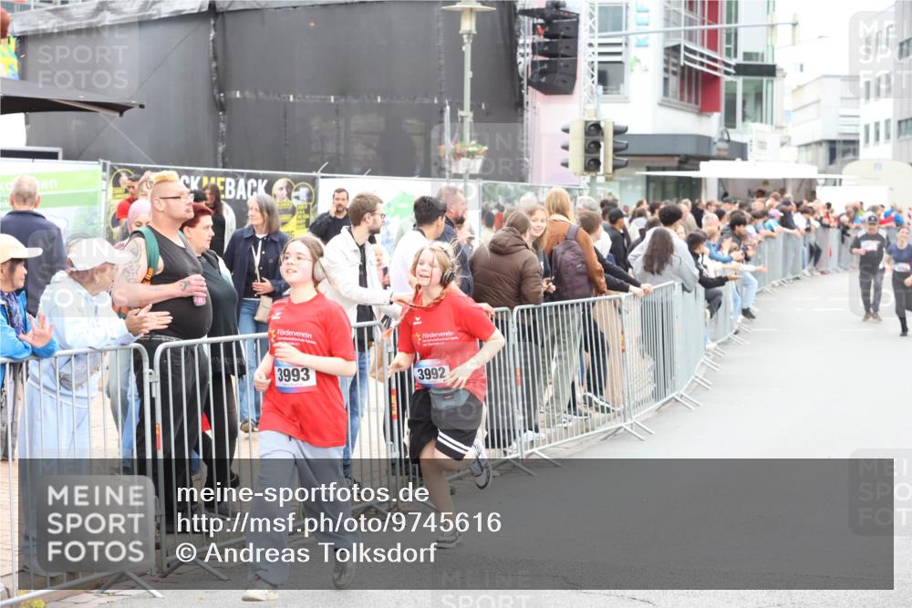 12.06.2026 - Holstenköstenlauf Andreas Tolksdorf http://msf.ph/oto/9745616 12.06.2026 18:11:54 Laufen 3993, 3992 meine-sportfotos.de