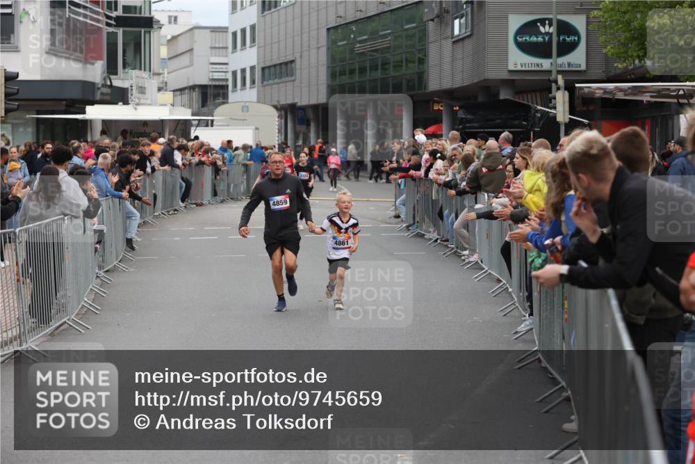 12.06.2026 - Holstenköstenlauf Andreas Tolksdorf http://msf.ph/oto/9745659 12.06.2026 18:13:19 Laufen 4859, 4861 meine-sportfotos.de