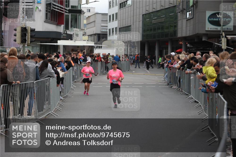 12.06.2026 - Holstenköstenlauf Andreas Tolksdorf http://msf.ph/oto/9745675 12.06.2026 18:14:41 Laufen 4330, 4315 meine-sportfotos.de