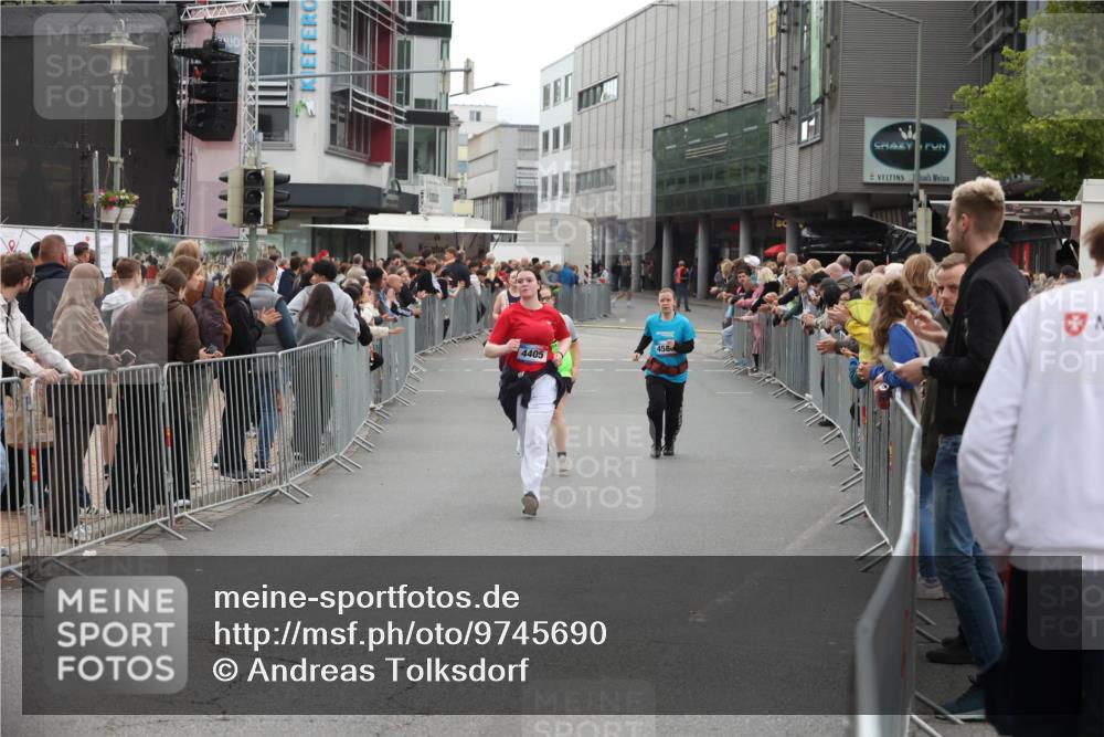 12.06.2026 - Holstenköstenlauf Andreas Tolksdorf http://msf.ph/oto/9745690 12.06.2026 18:15:20 Laufen 458, 4405 meine-sportfotos.de