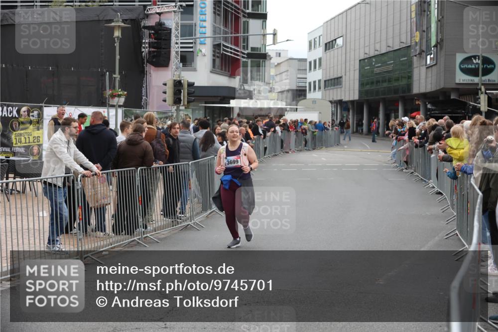 12.06.2026 - Holstenköstenlauf Andreas Tolksdorf http://msf.ph/oto/9745701 12.06.2026 18:15:28 Laufen 14, 11, 26, 3699 meine-sportfotos.de