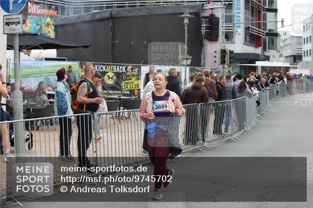 12.06.2026 - Holstenköstenlauf Andreas Tolksdorf http://msf.ph/oto/9745702 12.06.2026 18:15:30 Laufen 14, 11, 26, 3699 meine-sportfotos.de