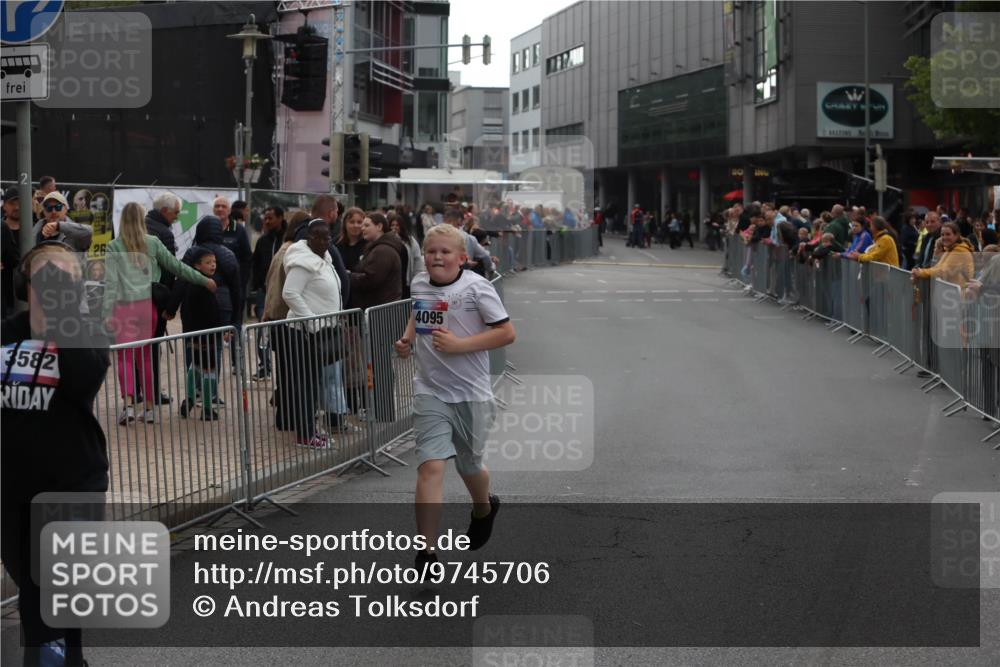 12.06.2026 - Holstenköstenlauf Andreas Tolksdorf http://msf.ph/oto/9745706 12.06.2026 18:19:19 Laufen 3582, 26, 4095 meine-sportfotos.de