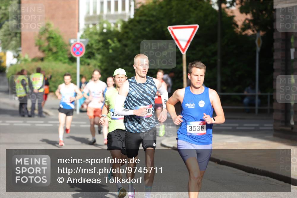 12.06.2026 - Holstenköstenlauf Andreas Tolksdorf http://msf.ph/oto/9745711 12.06.2026 19:07:41 Laufen 35, 30, 3536 meine-sportfotos.de