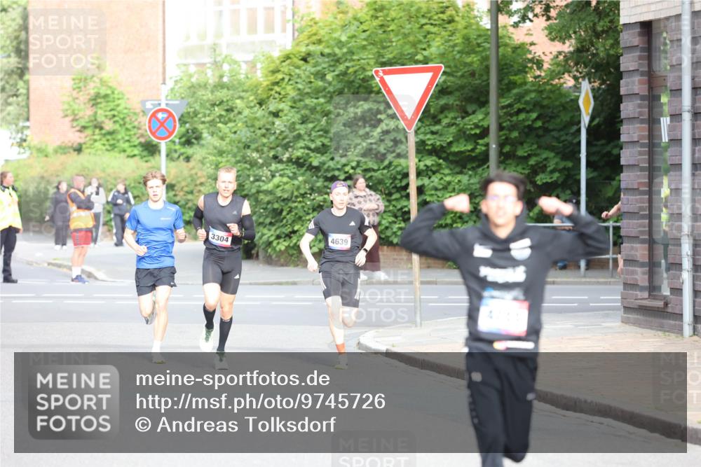 12.06.2026 - Holstenköstenlauf Andreas Tolksdorf http://msf.ph/oto/9745726 12.06.2026 19:07:50 Laufen 3304, 4639 meine-sportfotos.de