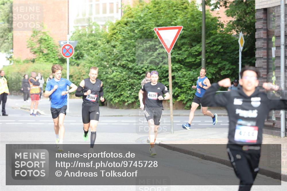 12.06.2026 - Holstenköstenlauf Andreas Tolksdorf http://msf.ph/oto/9745728 12.06.2026 19:07:50 Laufen 3304, 4639 meine-sportfotos.de
