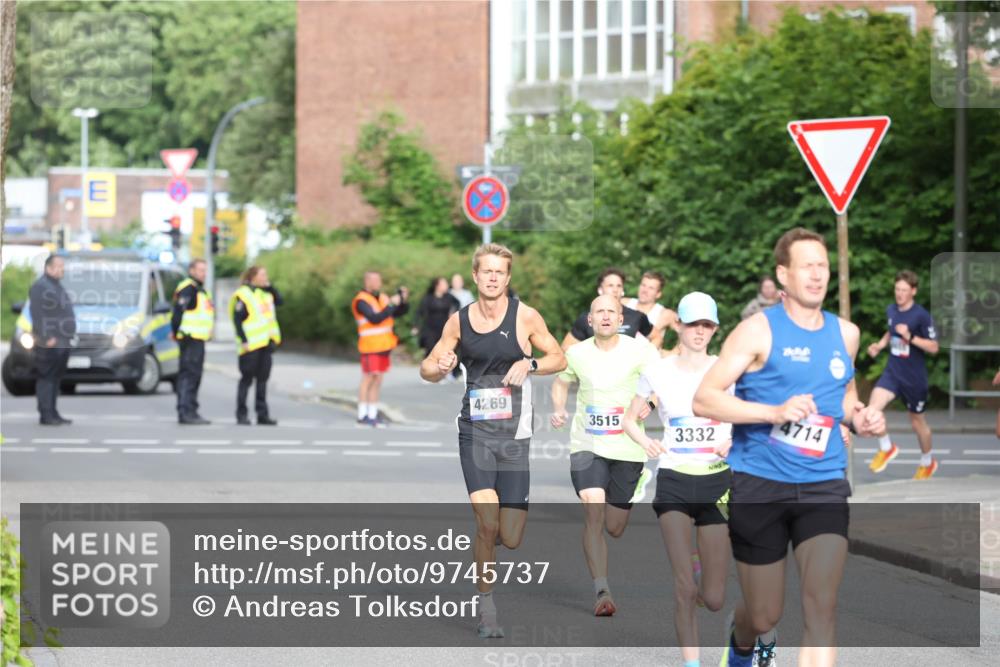 12.06.2026 - Holstenköstenlauf Andreas Tolksdorf http://msf.ph/oto/9745737 12.06.2026 19:07:57 Laufen 4269, 3515, 3332, 4714 meine-sportfotos.de